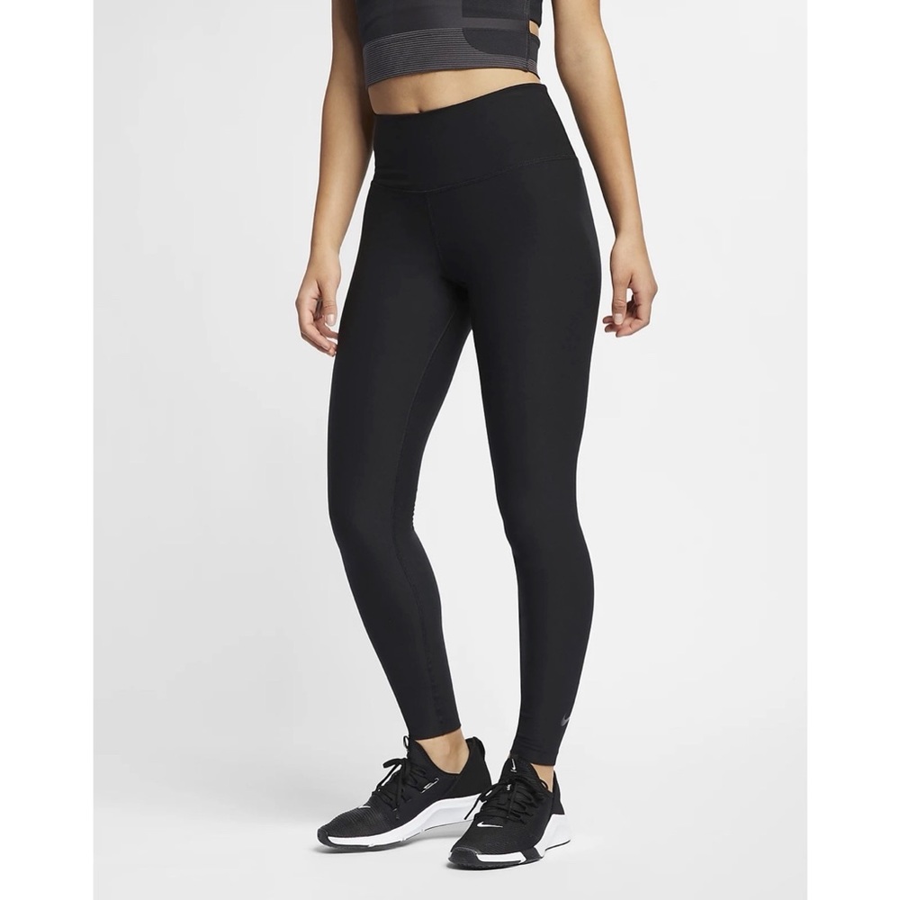 NIKE NWT Women’s Power Sculpt tights. Size Medium